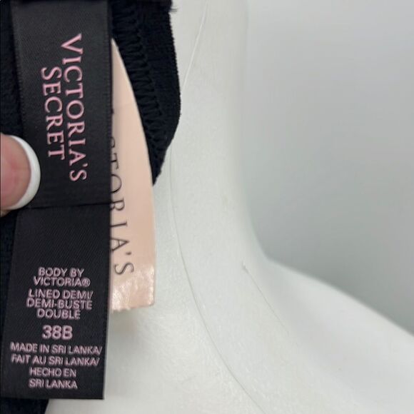 Victoria's Secret Black Lace Demi Lined Bra with Floral Detailing - Picture 4 of 4